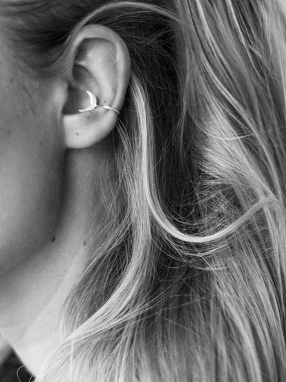 "MOON GLOW" EAR CUFF SILVER